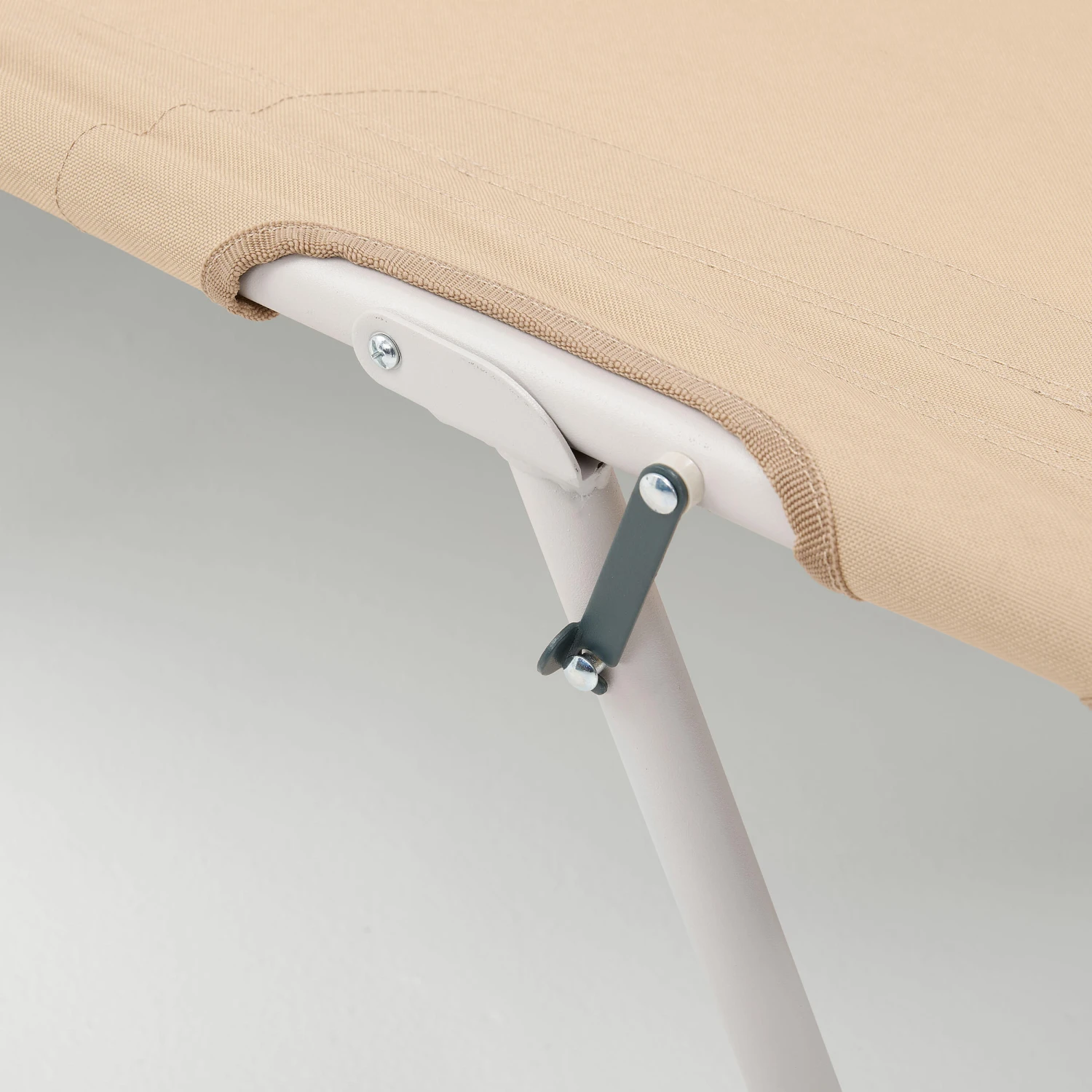 Quechua CAMP BED FOR CAMPING - DOUBLE CAMP BED SECOND 130 CM 9 Quechua CAMP BED FOR CAMPING - DOUBLE CAMP BED SECOND 130 CM - Image 7