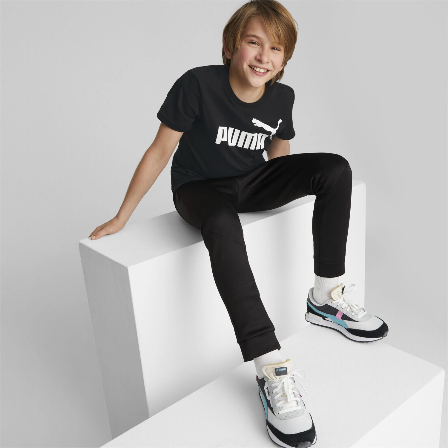 PUMA Kids Essentials Logo Youth Tee T-Shirt 5 PUMA Kids Essentials Logo Youth Tee T-Shirt - Image 3